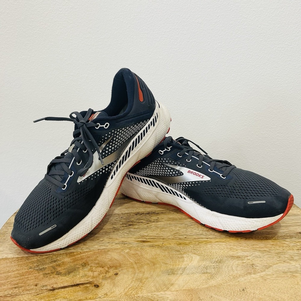 Brooks Adrenaline GTS 22 running shoes dark navy Men's Size 13 2E Wide